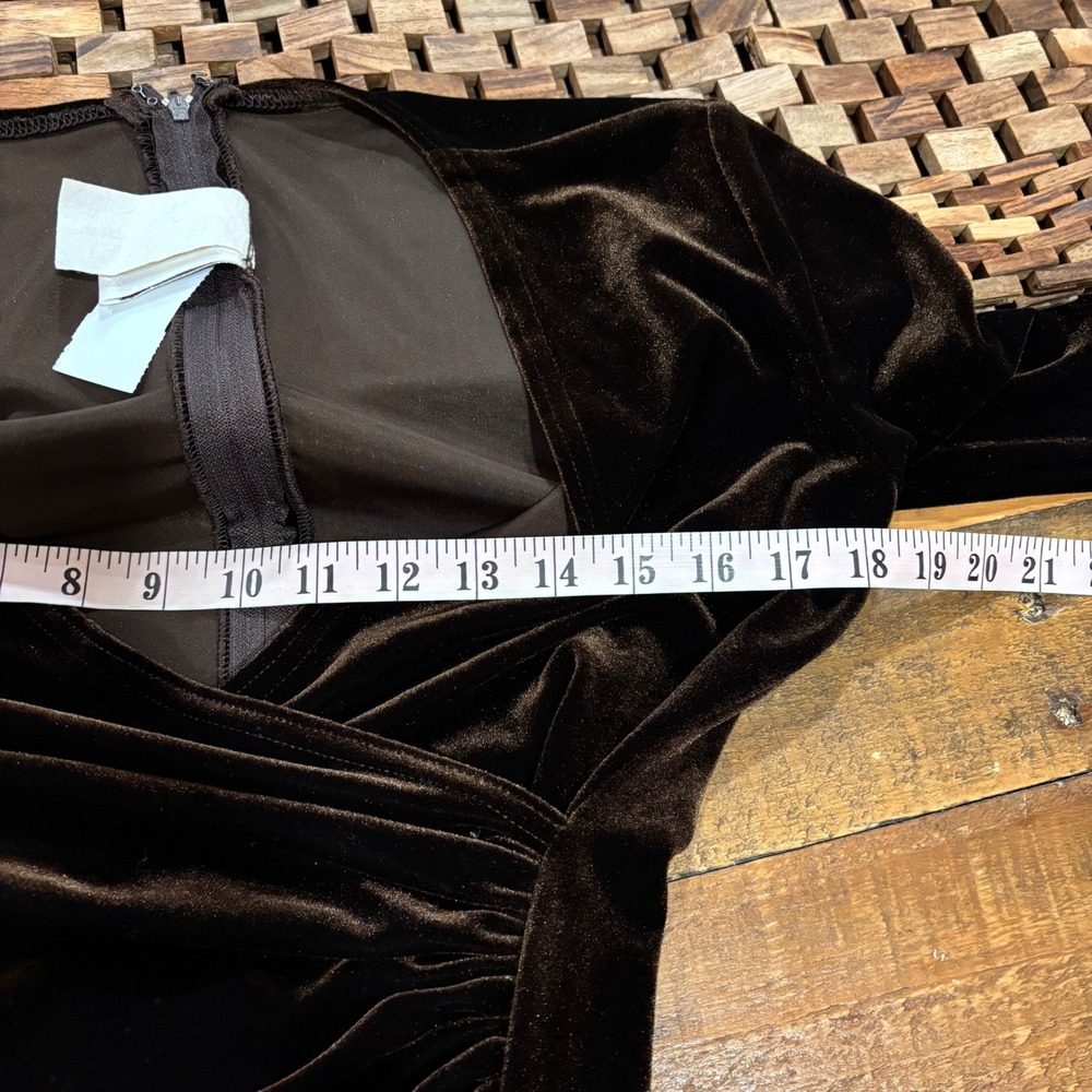Tadashi Shoji Velvet Brown Ruched Wrap Dress Long Sleeve Stretchy‎ 
Midi XS - Picture 7 of 14
